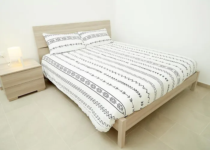 לינה וארוחת בוקר Scirocco *